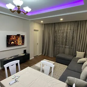 Komatas Modern In Bllok Area Appartamento Tirana