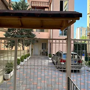 S&f Centre Apartamento Tirana