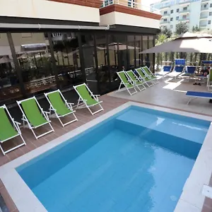 Hotel Alvin Comfort, Kryemedhej