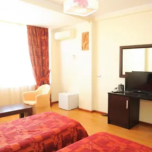 Hotel Leonardo, Shkallnur